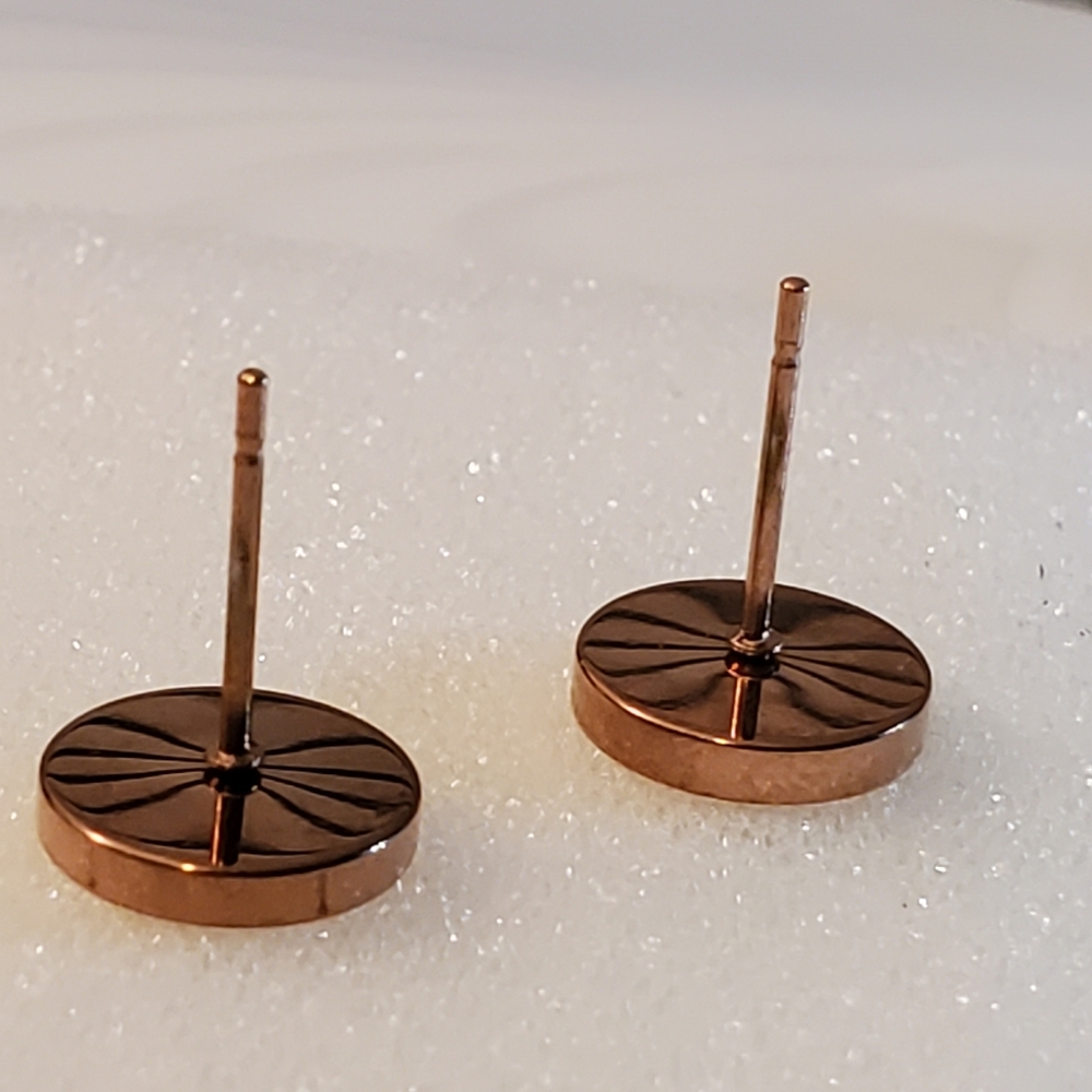 🌻 E 21C NEW Rosegold Pearlescent Stud Earrings - Picture 3 of 6